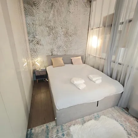 Luxury Garden With Ac In 16th Apartmán *