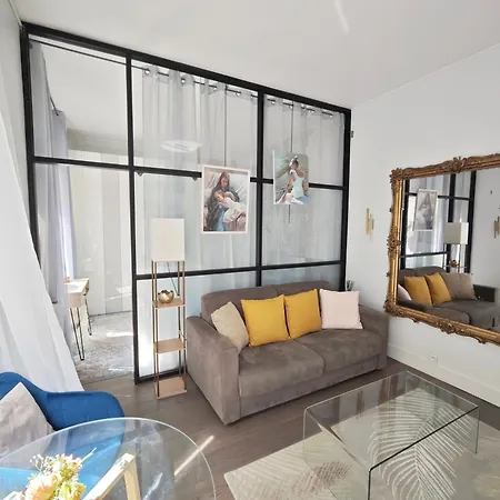 Luxury Garden With Ac In 16th *