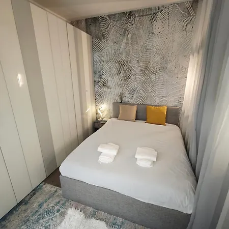 Apartmán Luxury Garden With Ac In 16th *